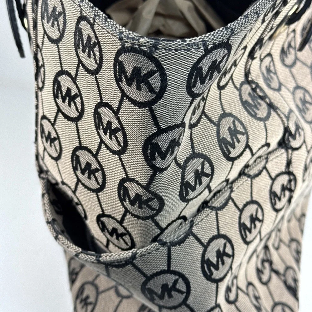Michael Kors Jet Set Beige & Black Monogram Tote Bag - Picture 11 of 16